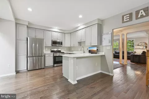 6206 Littlethorpe Ln, Alexandria, VA 22315