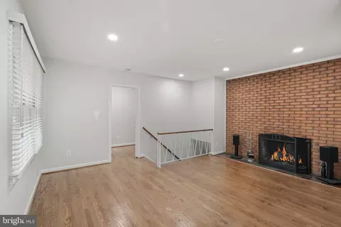 Living - 1802 Briar Ridge Ct, Mclean, VA 22101 photo 3 of 13