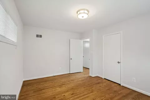Bedroom - 1802 Briar Ridge Ct, Mclean, VA 22101 photo 6 of 6