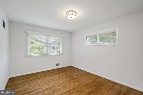 Bedroom - 1802 Briar Ridge Ct, Mclean, VA 22101 photo 5 of 6