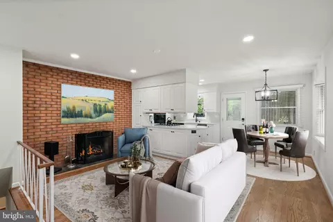 Living - 1802 Briar Ridge Ct, Mclean, VA 22101 photo 1 of 13