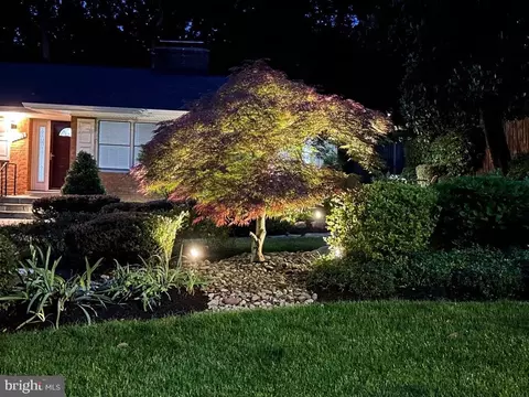 Exterior - 1802 Briar Ridge Ct, Mclean, VA 22101 photo 21 of 23