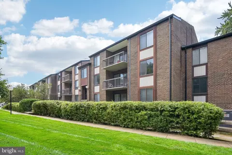 9702 Kingsbridge Dr #103, Fairfax, VA 22031