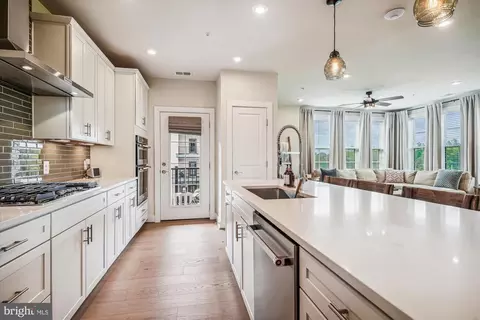 2324 Wind Charm St #205, Herndon, VA 20171