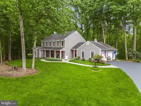11541 Clara Barton Dr, Fairfax Station, VA 22039