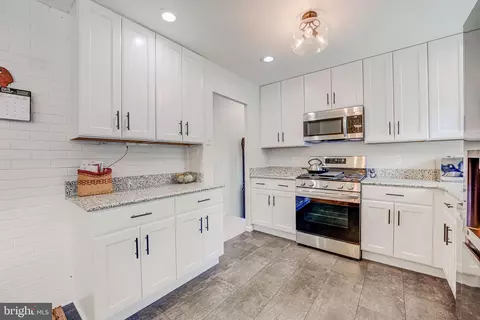 Kitchen - 7121 Dalhouse St, Springfield, VA 22151 photo 3 of 4