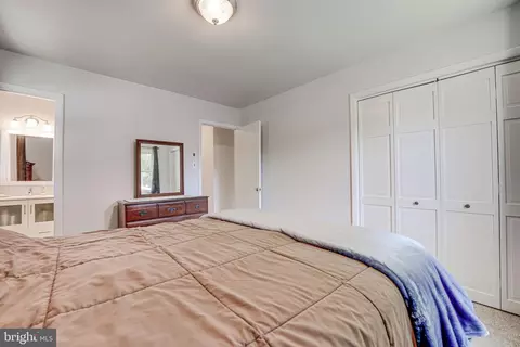 Bedroom - 7121 Dalhouse St, Springfield, VA 22151 photo 2 of 5