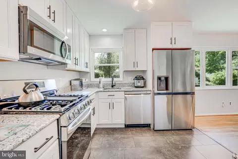 Kitchen - 7121 Dalhouse St, Springfield, VA 22151 photo 4 of 4