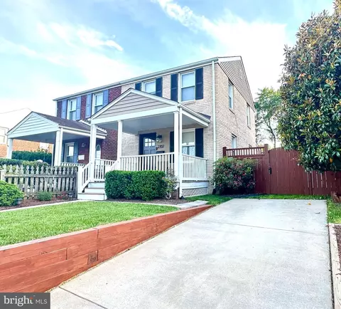 2707 Fort Dr, Alexandria, VA 22303
