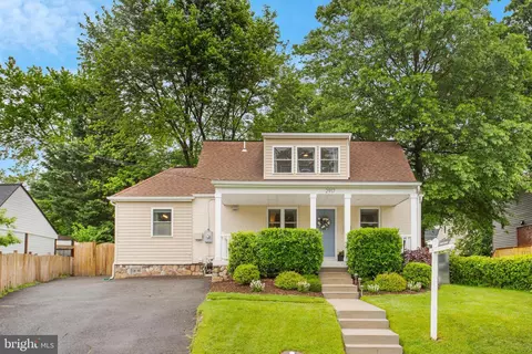 2917 Johnson Rd, Falls Church, VA 22042