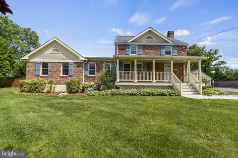 5001 Grafton St, Alexandria, VA 22312