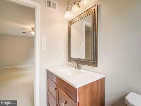 8098 Sleepy View Ln, Springfield, VA 22153 photo 29
