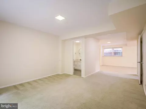 8098 Sleepy View Ln, Springfield, VA 22153 photo 19