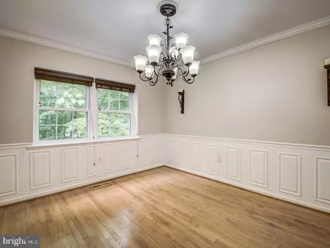 8098 Sleepy View Ln, Springfield, VA 22153 photo 12