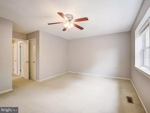 8098 Sleepy View Ln, Springfield, VA 22153 photo 25