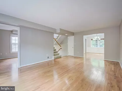 8098 Sleepy View Ln, Springfield, VA 22153 photo 16