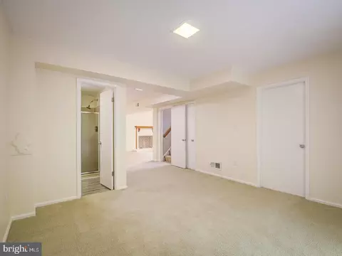 8098 Sleepy View Ln, Springfield, VA 22153 photo 24