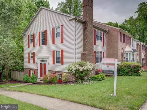 8098 Sleepy View Ln, Springfield, VA 22153
