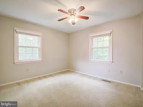 8098 Sleepy View Ln, Springfield, VA 22153 photo 36