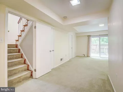 8098 Sleepy View Ln, Springfield, VA 22153 photo 30