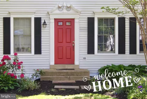 14713 Kamputa Dr, Centreville, VA 20120