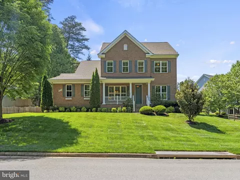 4998 Lincoln Dr, Fairfax, VA 22030
