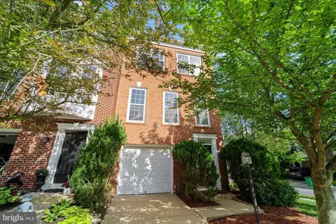 8870 Cherokee Rose Way, Lorton, VA 22079