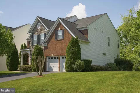 2780 Middleton Farm Ct, Oak Hill, VA 20171
