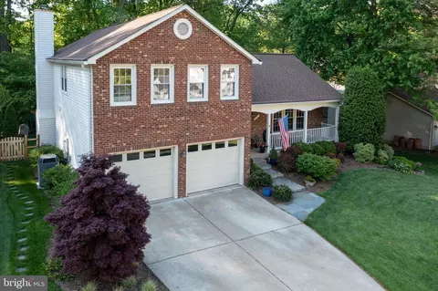 9712 Ironmaster Dr, Burke, VA 22015