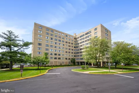 6621 Wakefield Dr #814, Alexandria, VA 22307