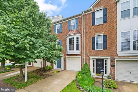 8124 Horseshoe Cottage Cir, Lorton, VA 22079