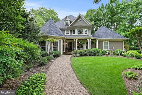 347 Ayr Hill Ave NE, Vienna, VA 22180