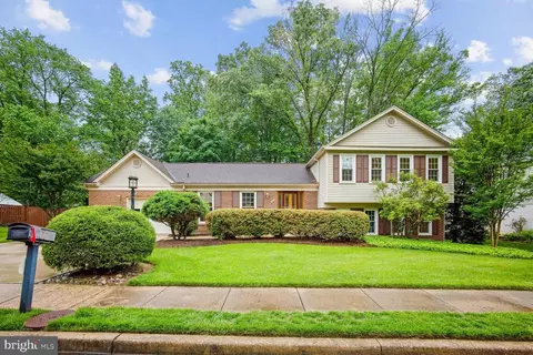 9439 Wallingford Dr, Burke, VA 22015
