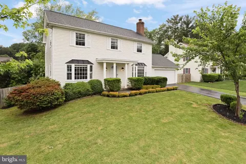 6010 Wilmington Dr, Burke, VA 22015