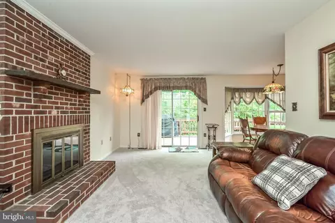 9754 Ironmaster Dr, Burke, VA 22015 photo 12