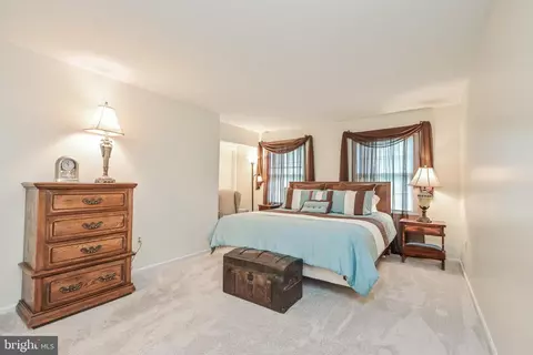 9754 Ironmaster Dr, Burke, VA 22015 photo 14