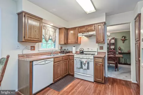 9754 Ironmaster Dr, Burke, VA 22015 photo 9