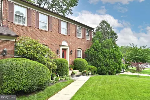 9754 Ironmaster Dr, Burke, VA 22015 photo 2