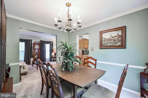 9754 Ironmaster Dr, Burke, VA 22015 photo 7