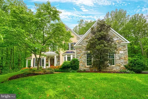 1298 Newkirk Ct, Vienna, VA 22182