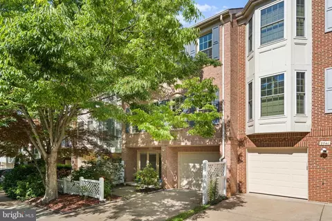 2739 Pembsly Dr, Vienna, VA 22181