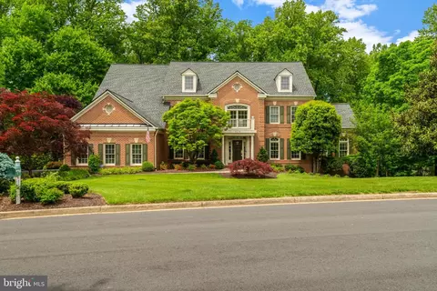 9476 Coral Crest Ln, Vienna, VA 22182