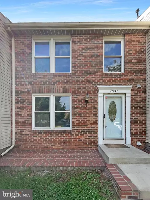 3939 Plum Run Ct, Fairfax, VA 22033