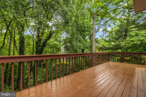 Exterior - 2034 Chadds Ford Dr, Reston, VA 20191 photo 4 of 14
