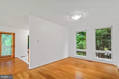 Living - 2034 Chadds Ford Dr, Reston, VA 20191 photo 4 of 12