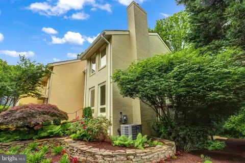 Exterior - 2034 Chadds Ford Dr, Reston, VA 20191 photo 8 of 14