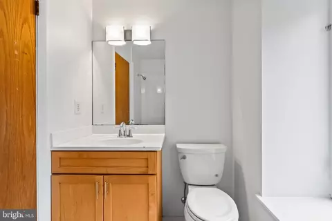 Bath - 2034 Chadds Ford Dr, Reston, VA 20191 photo 2 of 4