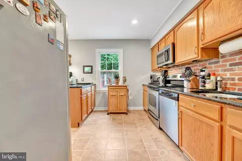 8457 Kitchener Dr, Springfield, VA 22153 photo 15