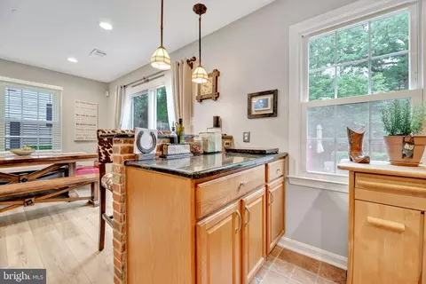 8457 Kitchener Dr, Springfield, VA 22153 photo 14
