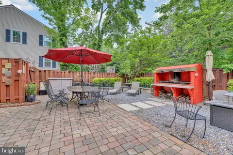 8457 Kitchener Dr, Springfield, VA 22153 photo 4